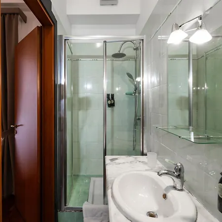 Center Hotel
