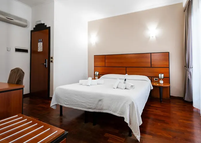 Center 2* باليرمو