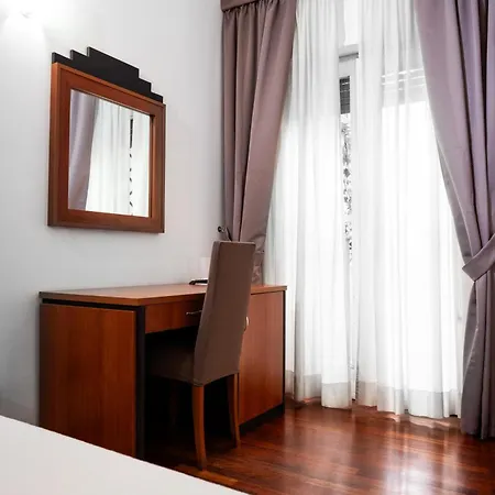 Hotel Center