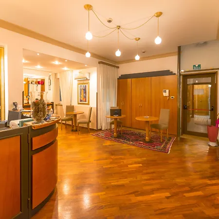 Center Hotel